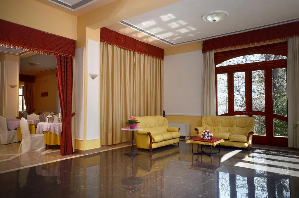 General view, Royal Hotel Montevergine, Naples