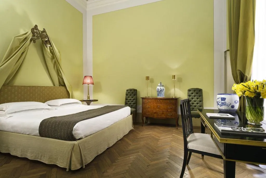 DOUBLE DELUXE QUEEN BED Room, Palazzo Di Camugliano, Florence