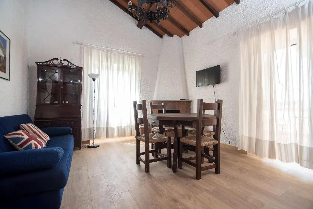 Room, Villa Degli Oleandri, Rome