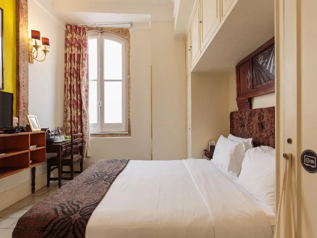 DOUBLE BASIC Room, Independente Príncipe Real, Lisbon