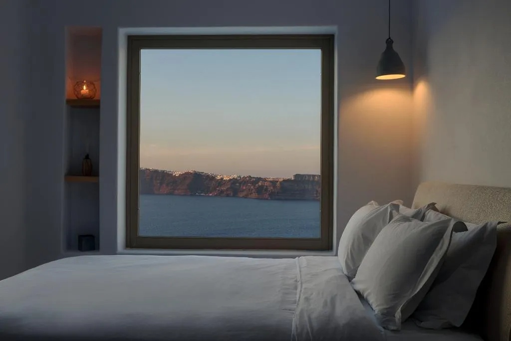 SUITE HONEYMOON Room, Earino Suites and Villas, Santorini