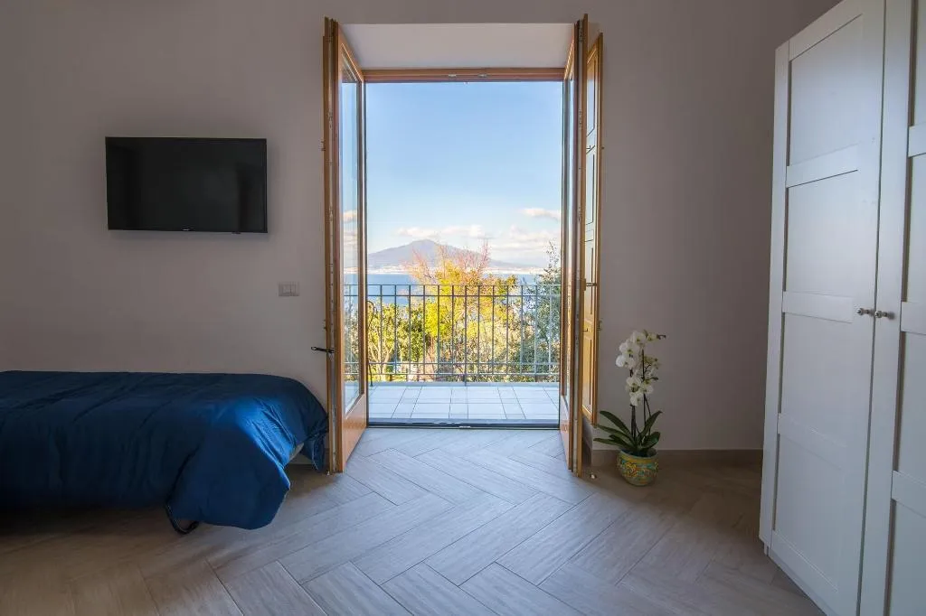 Room, Villa Mariagiovanna, Naples