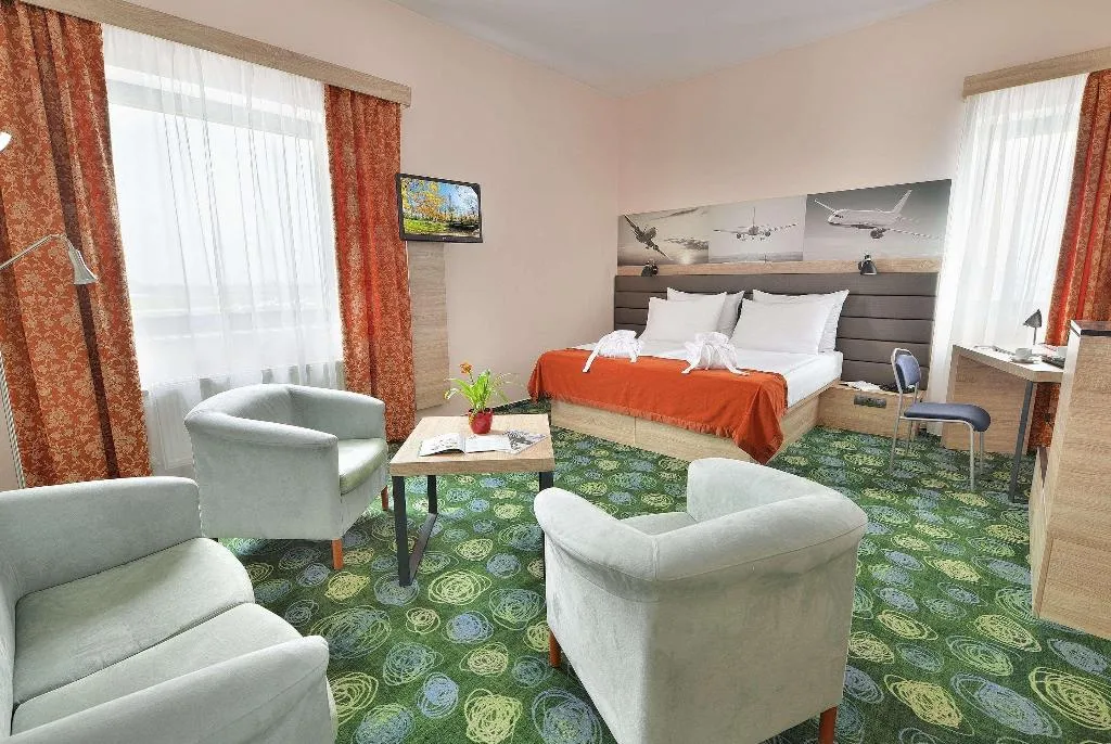 JUNIOR SUITE KING BED NON SMOKING Room, Ramada Airport Prague, Prague