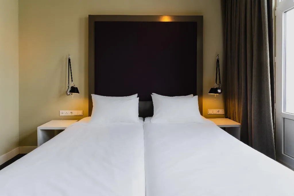 TRIPLE STANDARD Room, Hotel Roemer, Amsterdam