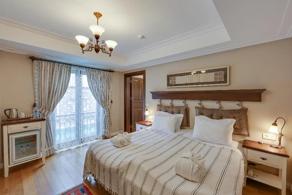 Double or Twin DELUXE POOL VIEW Room, Akanthus Hotel Ephesus, Izmir
