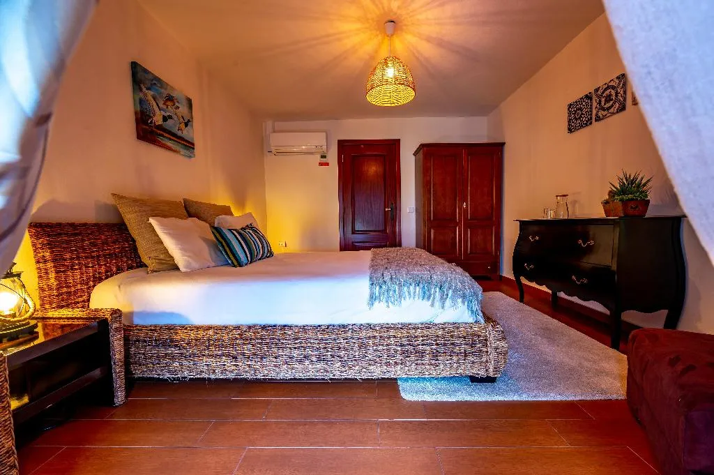 TRIPLE GARDEN VIEW WITH BALCONY Room, Quinta Do Quinto, Porto