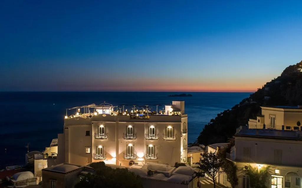Sports and Entertainment, Villa Franca, Naples