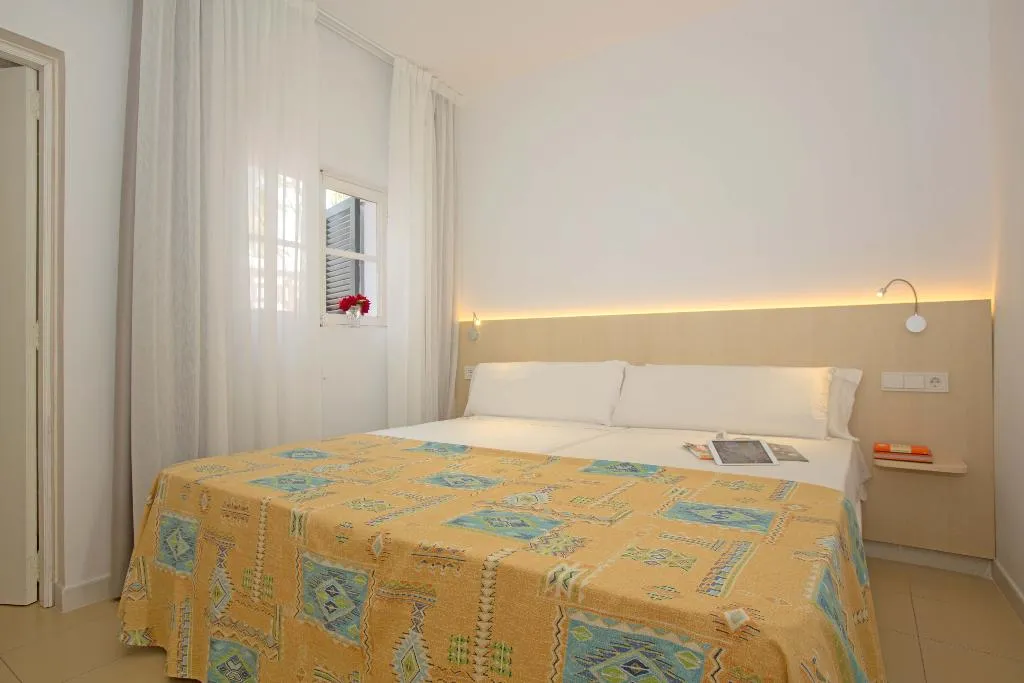 APARTMENT CAPACITY 6 TWO BEDROOMS Room, Gavimar Ariel Chico Club & Resort, Majorca
