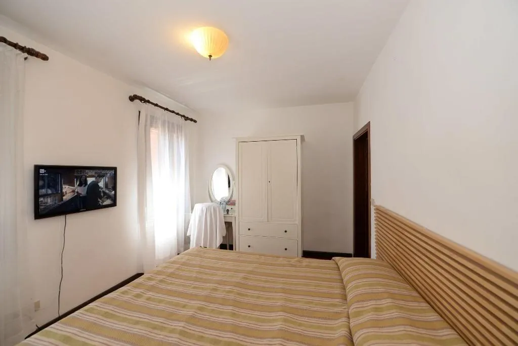 Room, Ca’ del Gallo, Venice