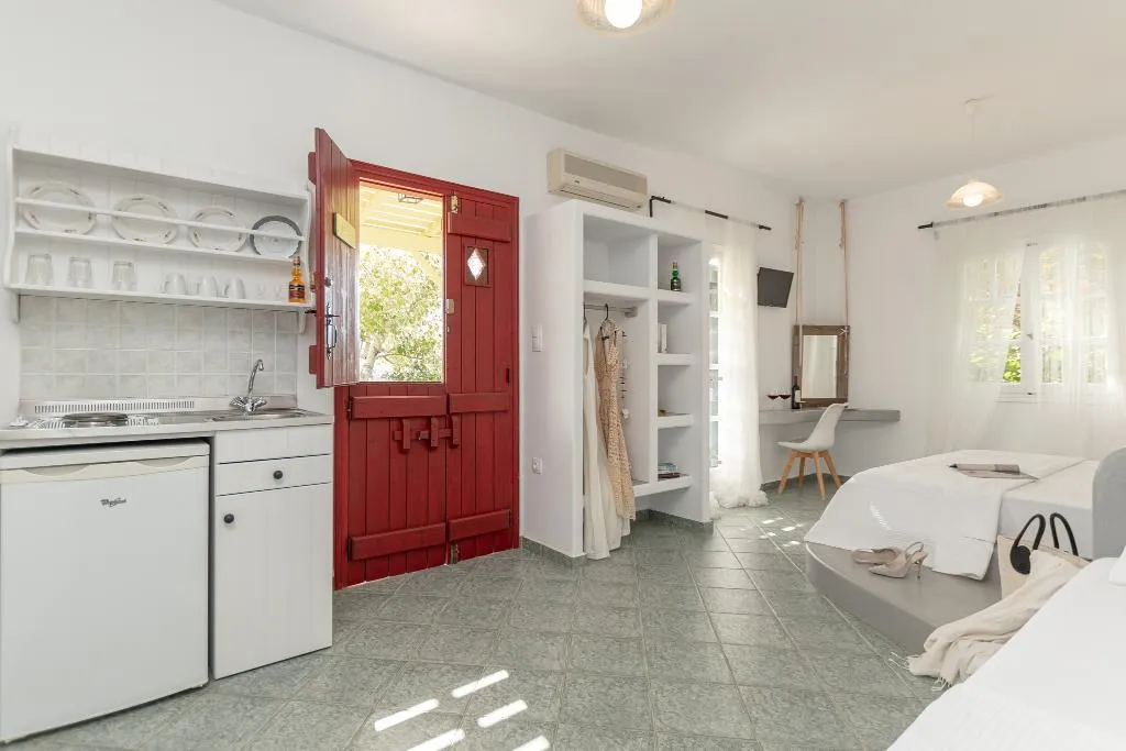 STUDIO SUPERIOR WITH TERRACE Room, Palatiana Agriturismo - Philoxenia Cottages, Crete