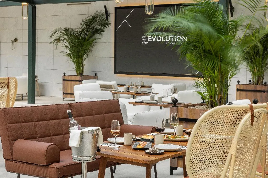 Restaurant, Evolution Cascais-Estoril, Lisbon