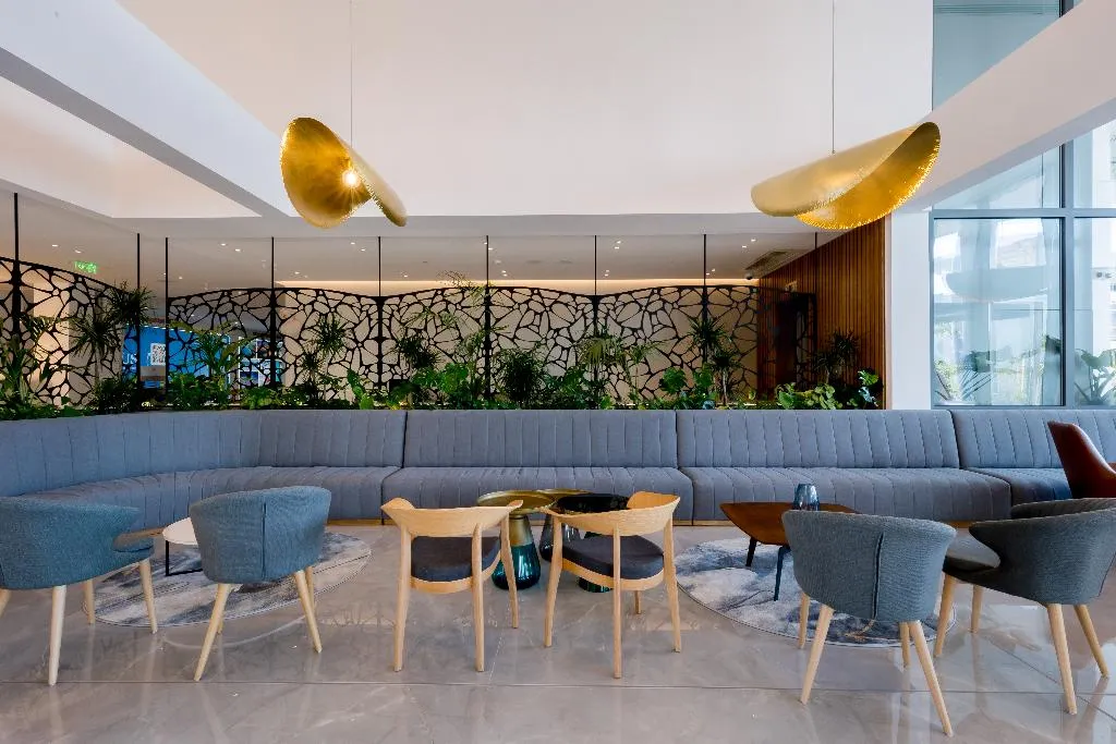 Lobby, Radisson Beach Resort Larnaca, Cyprus