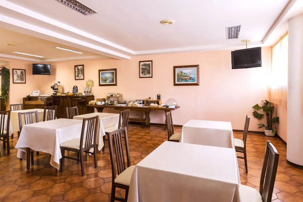 Restaurant, Catignano Hotel Ristorante, Umbria