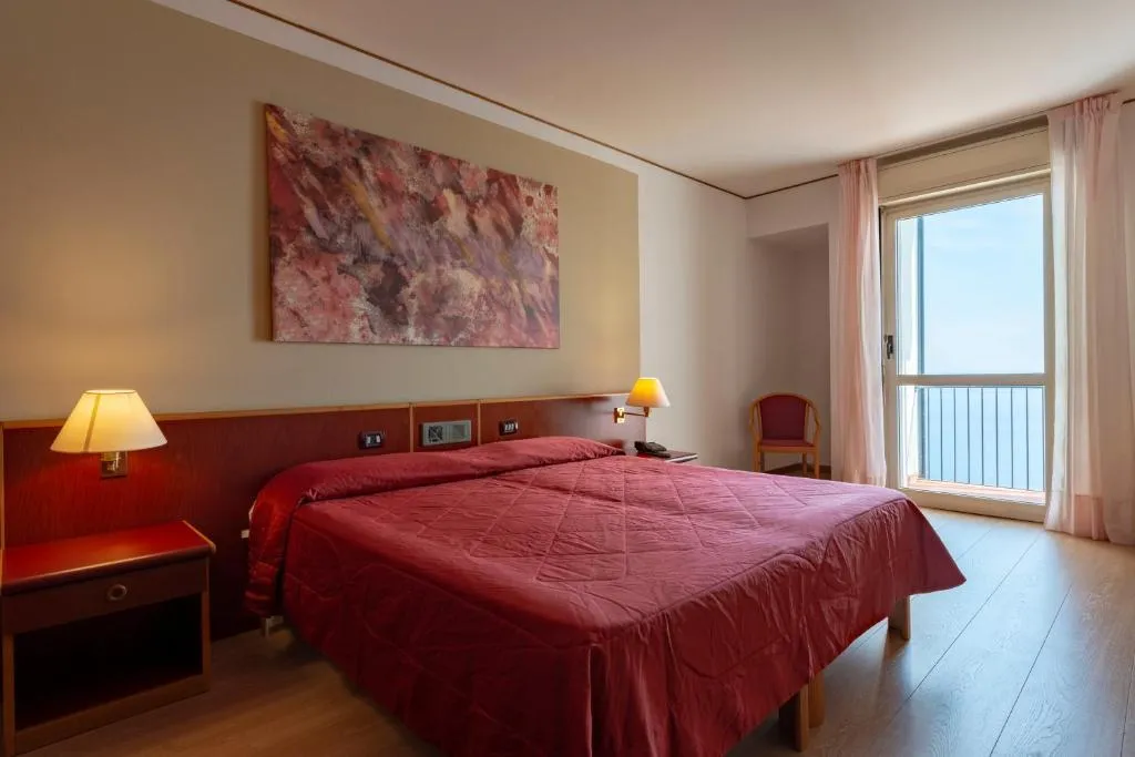 Double or Twin SEA VIEW Room, Hotel & Resort Torre Normanna, Palermo