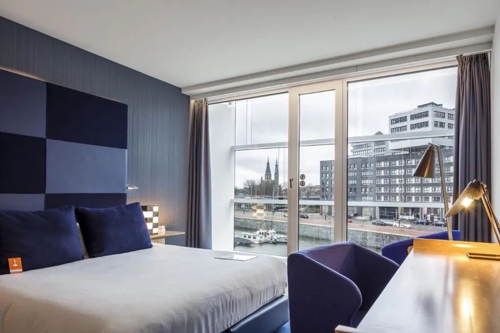 DOUBLE QUEEN SIZE BED Room, Room Mate Aitana, Amsterdam, Amsterdam
