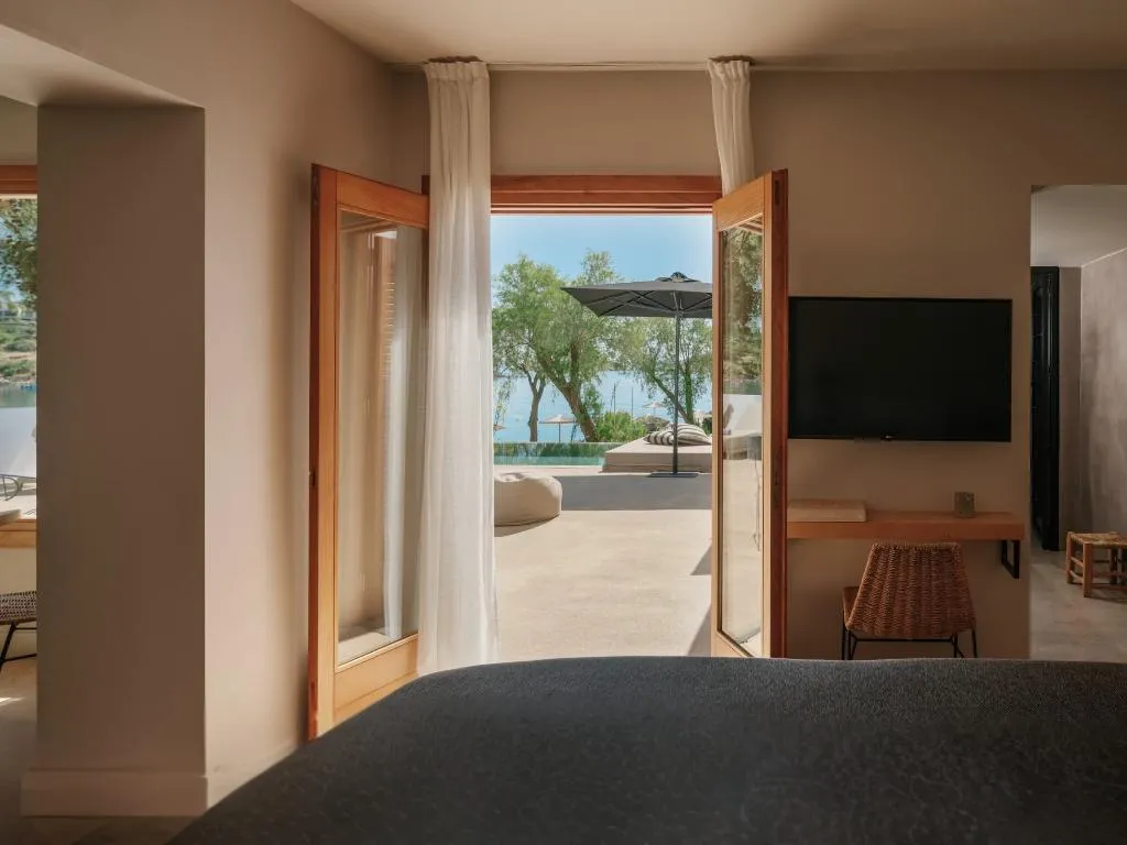 VILLA WITH PRIVATE POOL Room, Minos Beach Art Hotel, a Member of Design Hotels, Crete