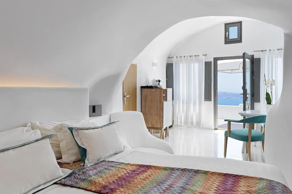 SUITE SUPERIOR OCEAN VIEW Room, Katikies Chromata Santorini - The Leading Hotels, Santorini