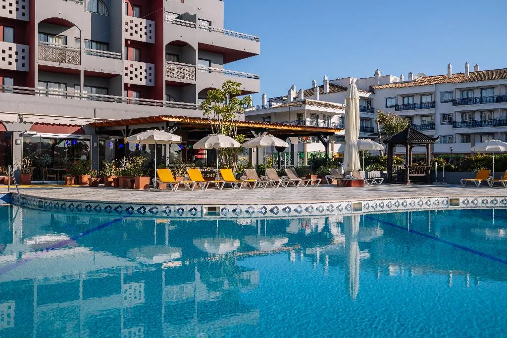 Pool, Muthu Oura Praia Hotel, Algarve