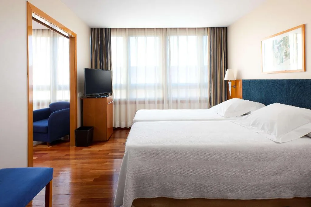 JUNIOR SUITE STANDARD Room, NH Castellón Mindoro, Valencia