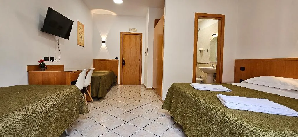 Room, Zara, Naples
