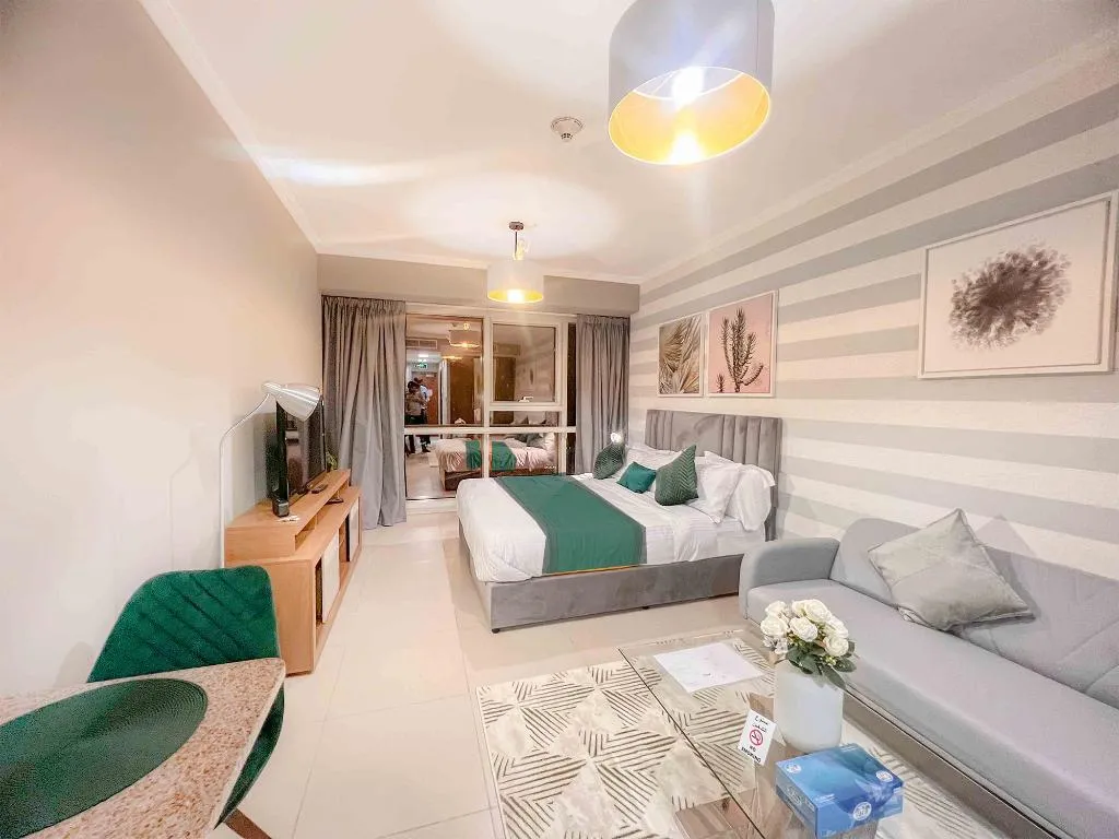 STUDIO ONE BED Room, Goldcrest Executive, Dubai