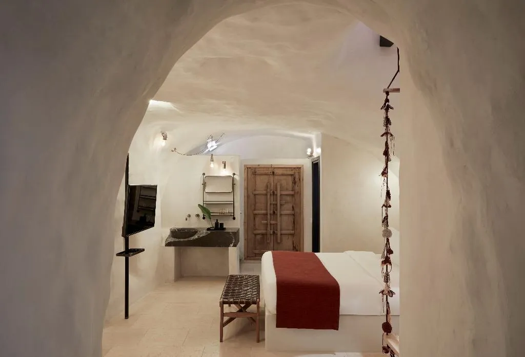 JUNIOR SUITE WITH JACUZZI Room, White Pearl Cavalieri, Santorini
