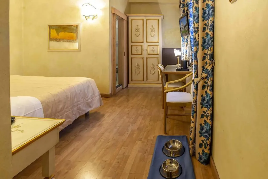 Room, Alba Palace, Florence