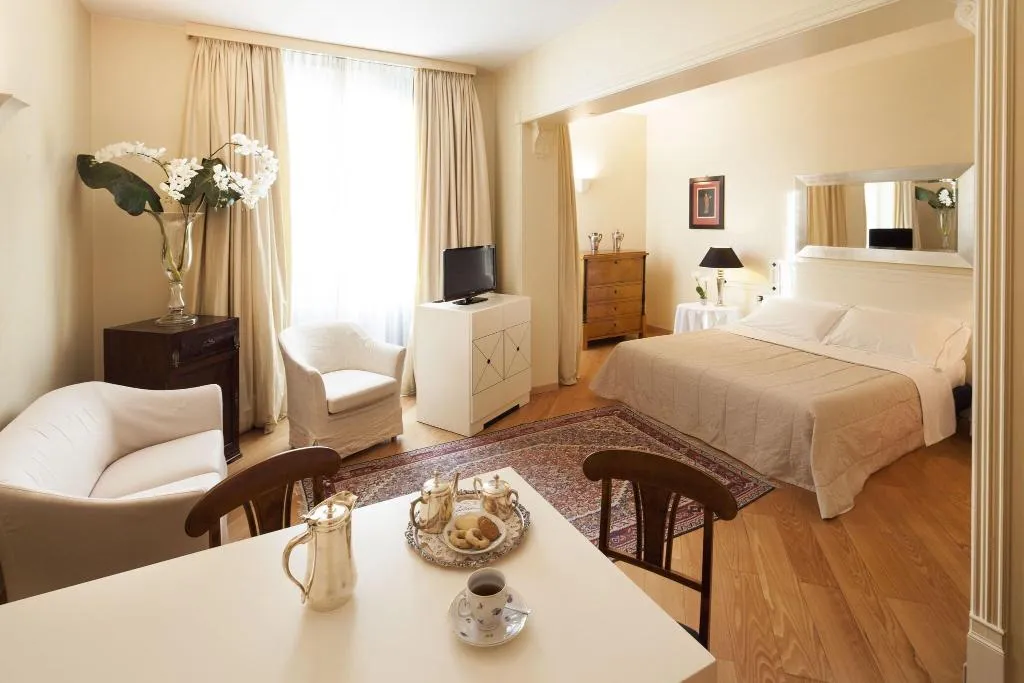 JUNIOR SUITE KING SIZE BED Room, Cosmo Hotel Torri (Vimercate MI), Milan
