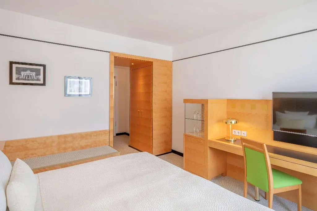 DOUBLE STANDARD Room, Melia Berlin, Berlin