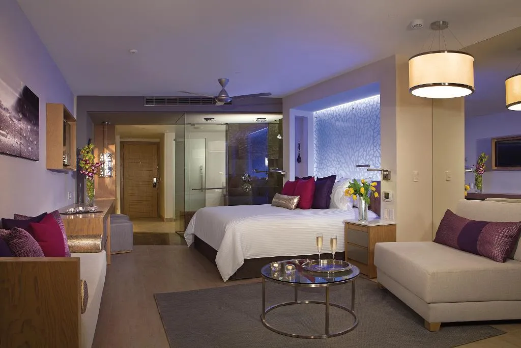 JUNIOR SUITE CLUB OCEAN VIEW Room, Breathless Riviera Cancun Resort and Spa, Cancun Area