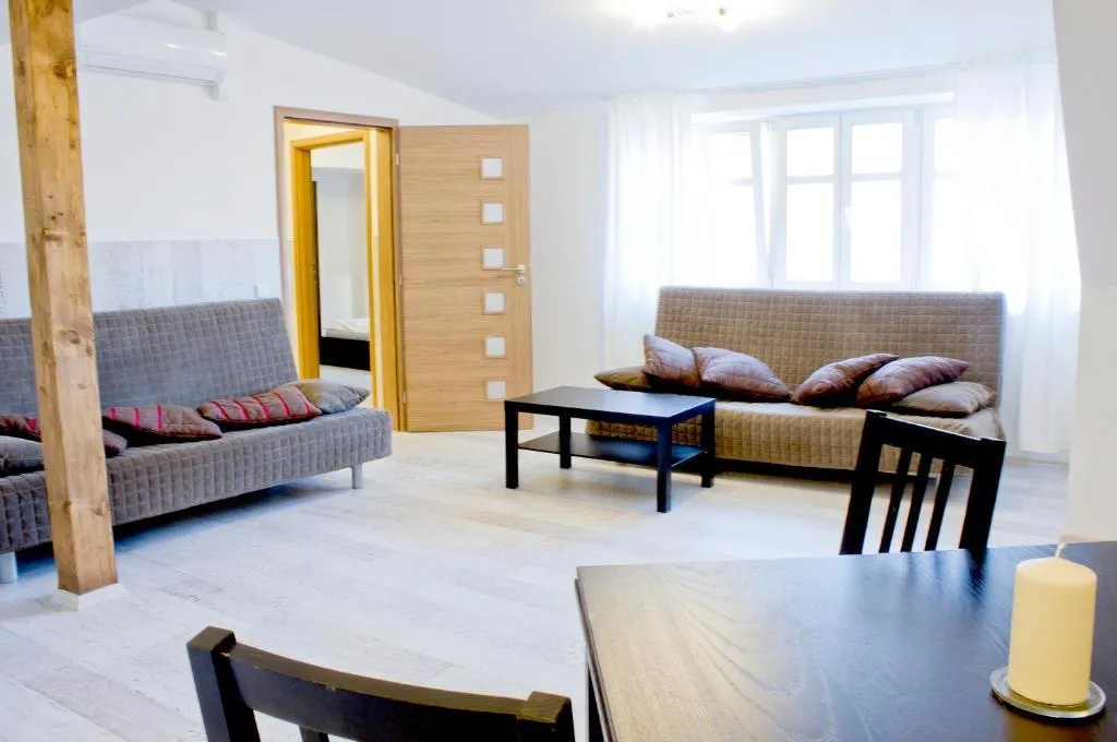 APARTMENT CAPACITY 6 Room, Royal Court Legerova, Prague