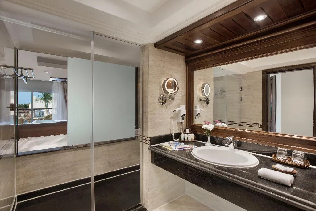 SUITE DELUXE POOL VIEW Room, Sultan Gardens Resort, Red Sea Riviera