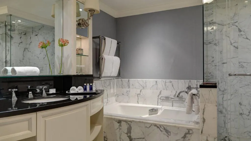 Room, The Shelbourne, Autograph Collection, Dublin