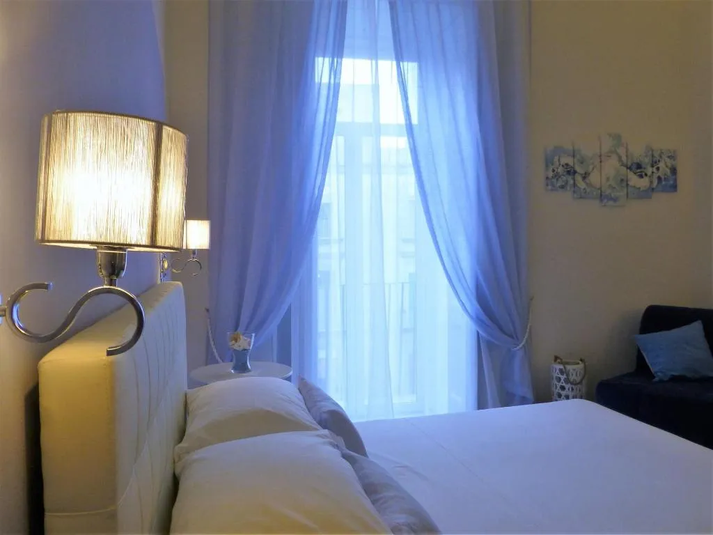 Room, Sotto Le Stelle Ai Decumani, Naples
