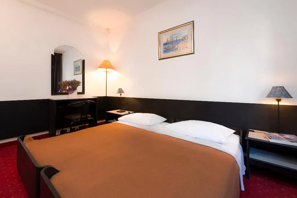 DOUBLE PARK VIEW Room, Delfin Hvar, Split