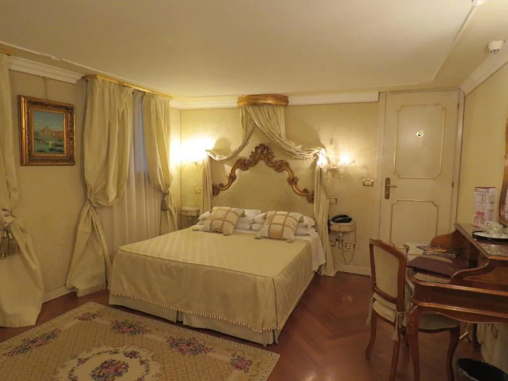 DOUBLE SUPERIOR Room, Antico Doge - a Member of Elizabeth Hotel, Venice