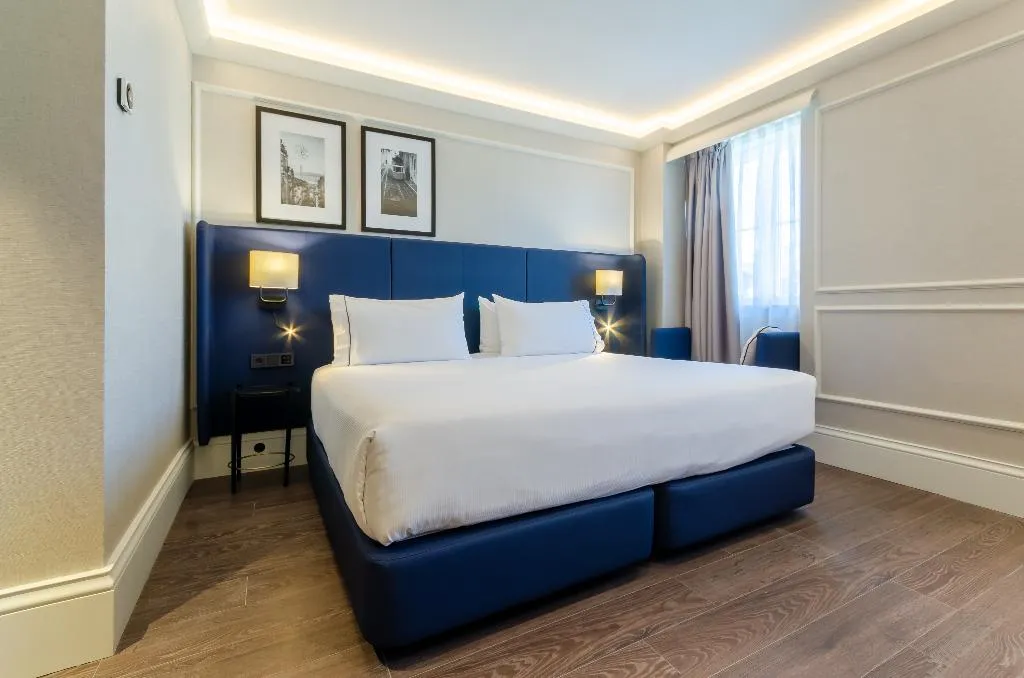 JUNIOR SUITE STANDARD Room, Eurostars Lisboa Baixa, Lisbon