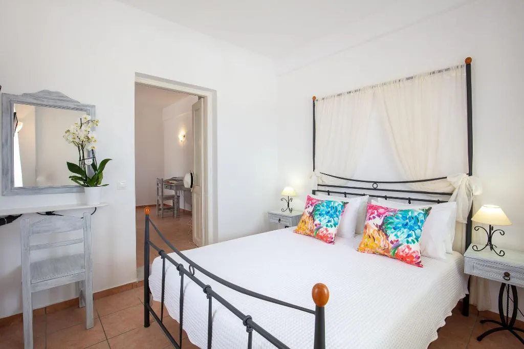 Room, Anchor Suites, Santorini