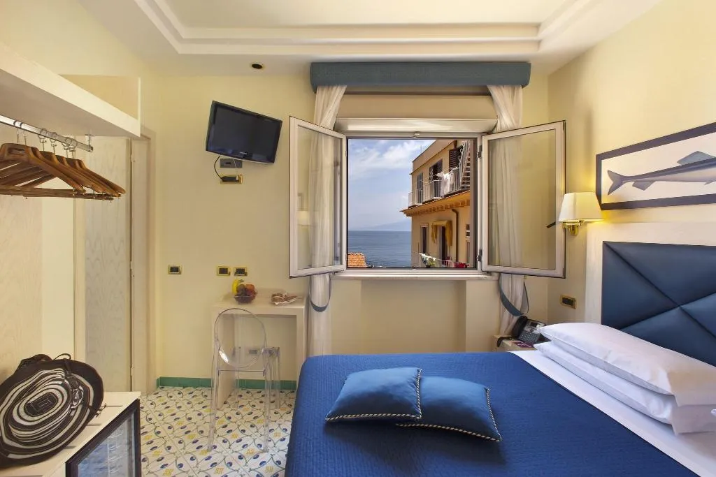 TWIN SEA VIEW Room, Del Mare, Naples