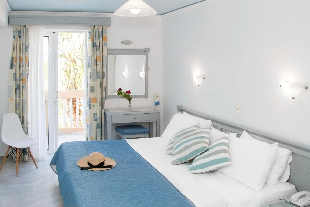 Room, Futura, Crete