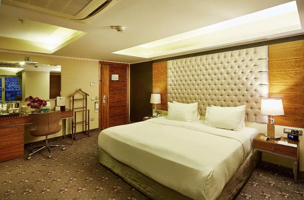 Room, DoubleTree By Hilton Izmir Alsancak, Izmir