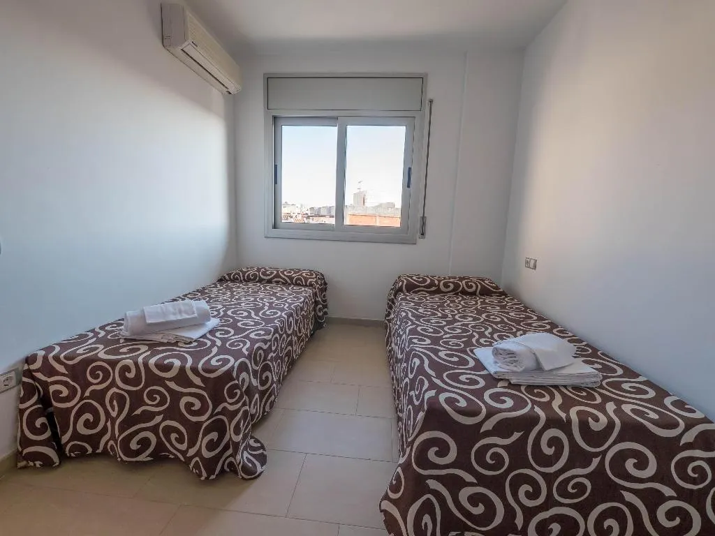 APARTMENT CAPACITY 6 TWO BEDROOMS Room, Apartaments AR Espronceda, Costa Brava