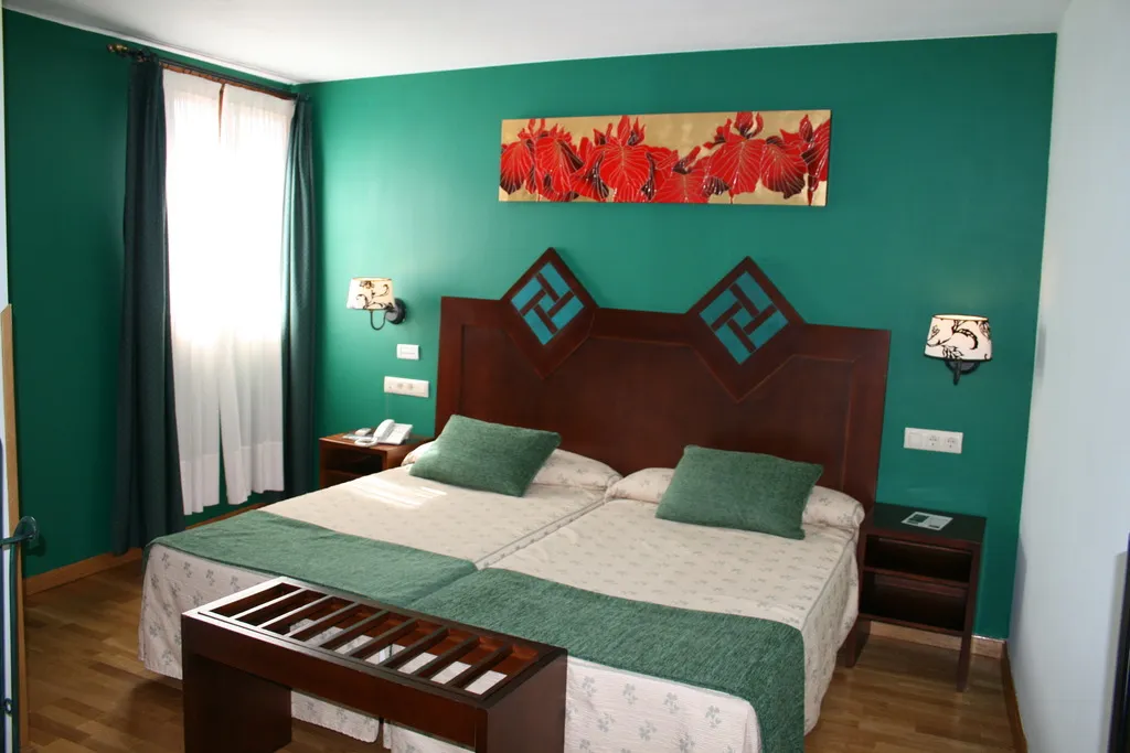 TRIPLE STANDARD Room, La Casa Mudejar Hotel Spa, Madrid