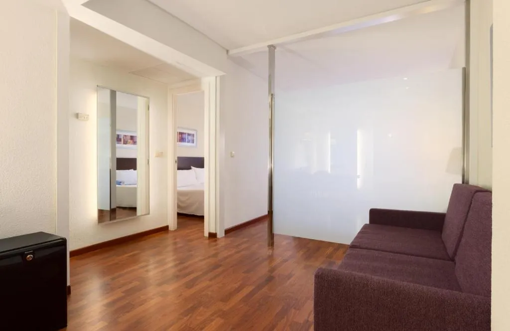 QUADRUPLE STANDARD Room, Port Valencia Feria, Valencia