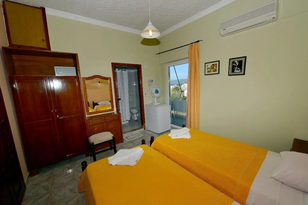 Room, Family Bikakis, Crete