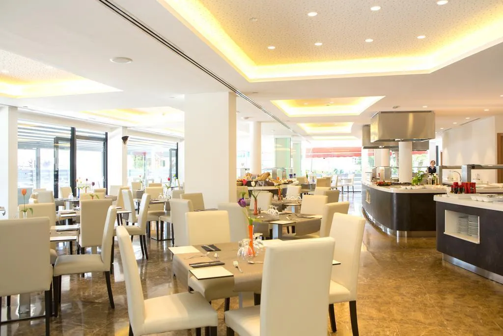 Restaurant, Hotel Luxor, Majorca