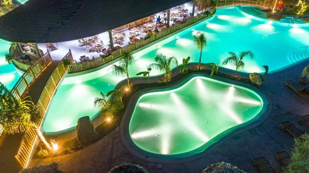 Pool, Letsos, Zante