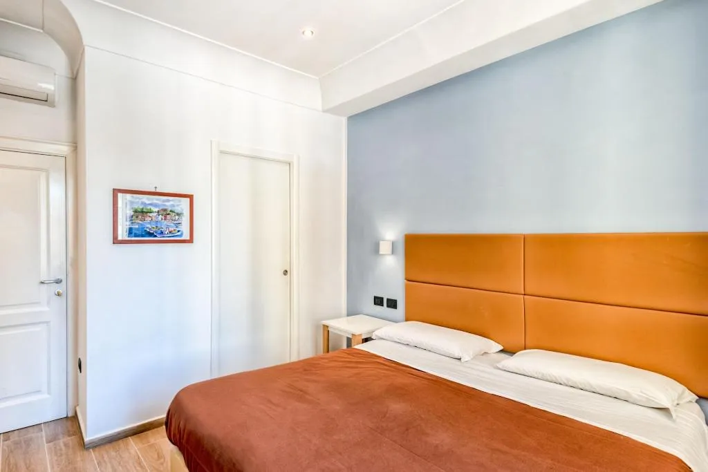 Room, B&B Giacomino, Naples