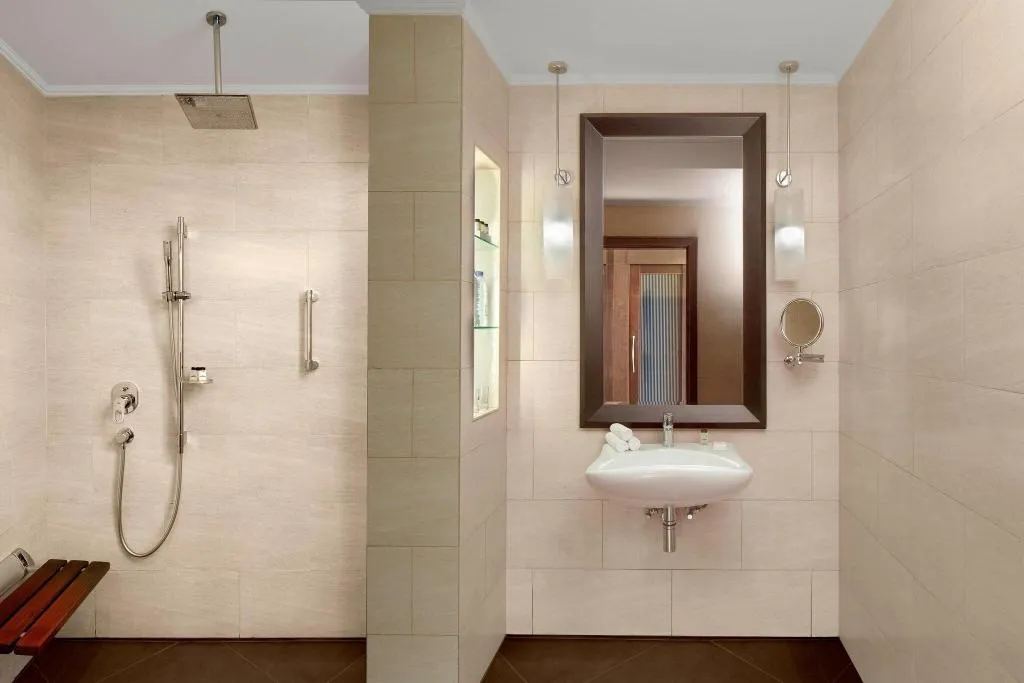 DOUBLE DELUXE Room, Sheraton Sharjah Beach Resort & Spa, Dubai