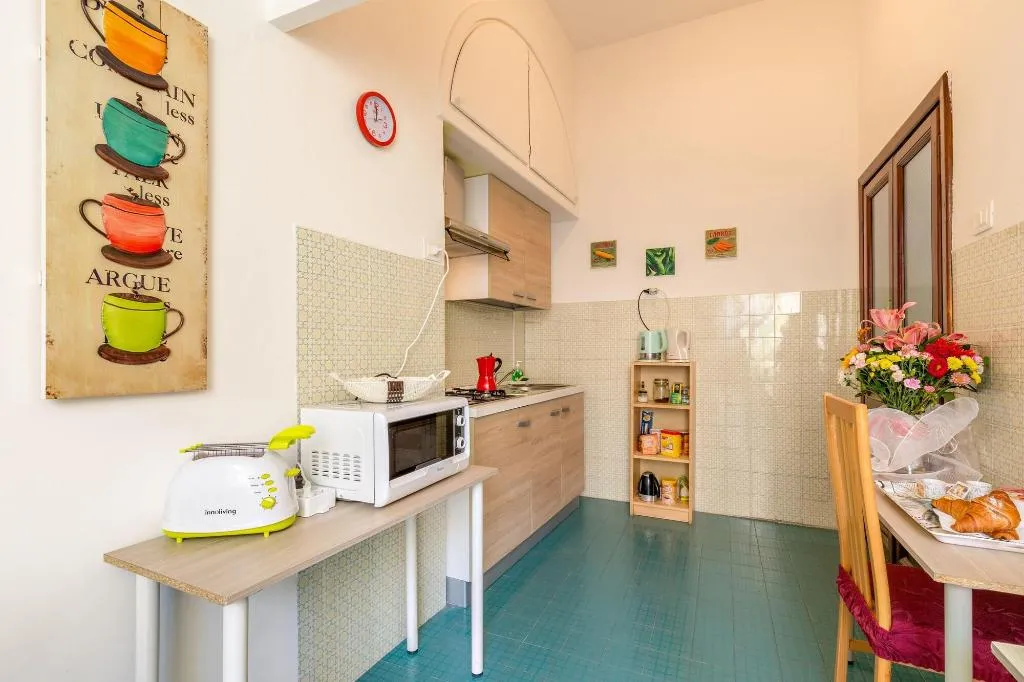 Room, Do Domus, Naples